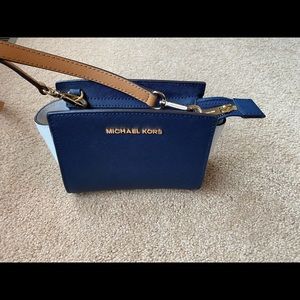 Micheal Kors mini crossbody